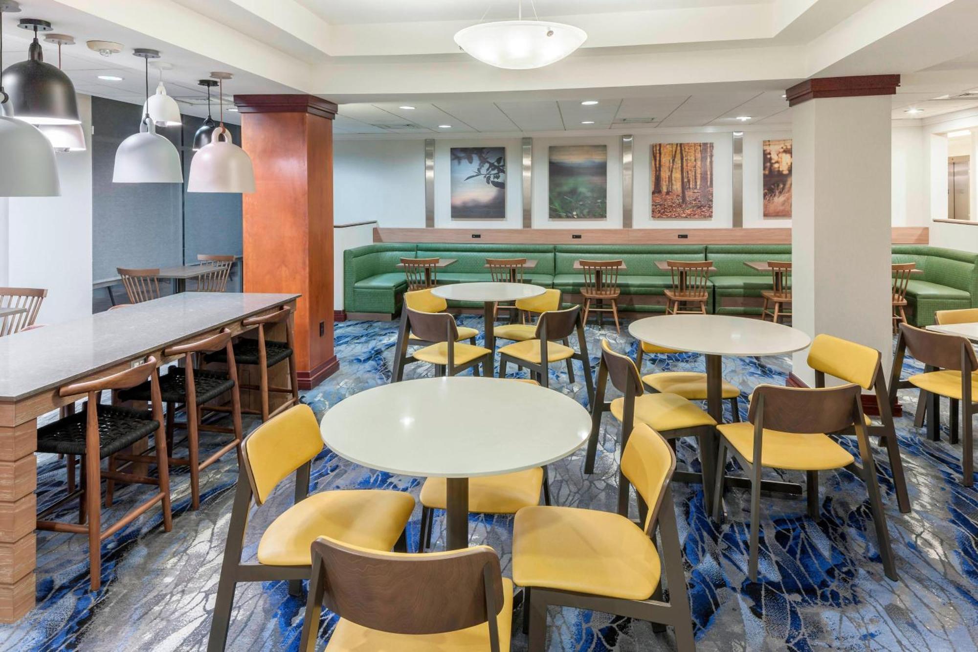Fairfield & By Marriott Parmer Tech Ridge Hotel 3*